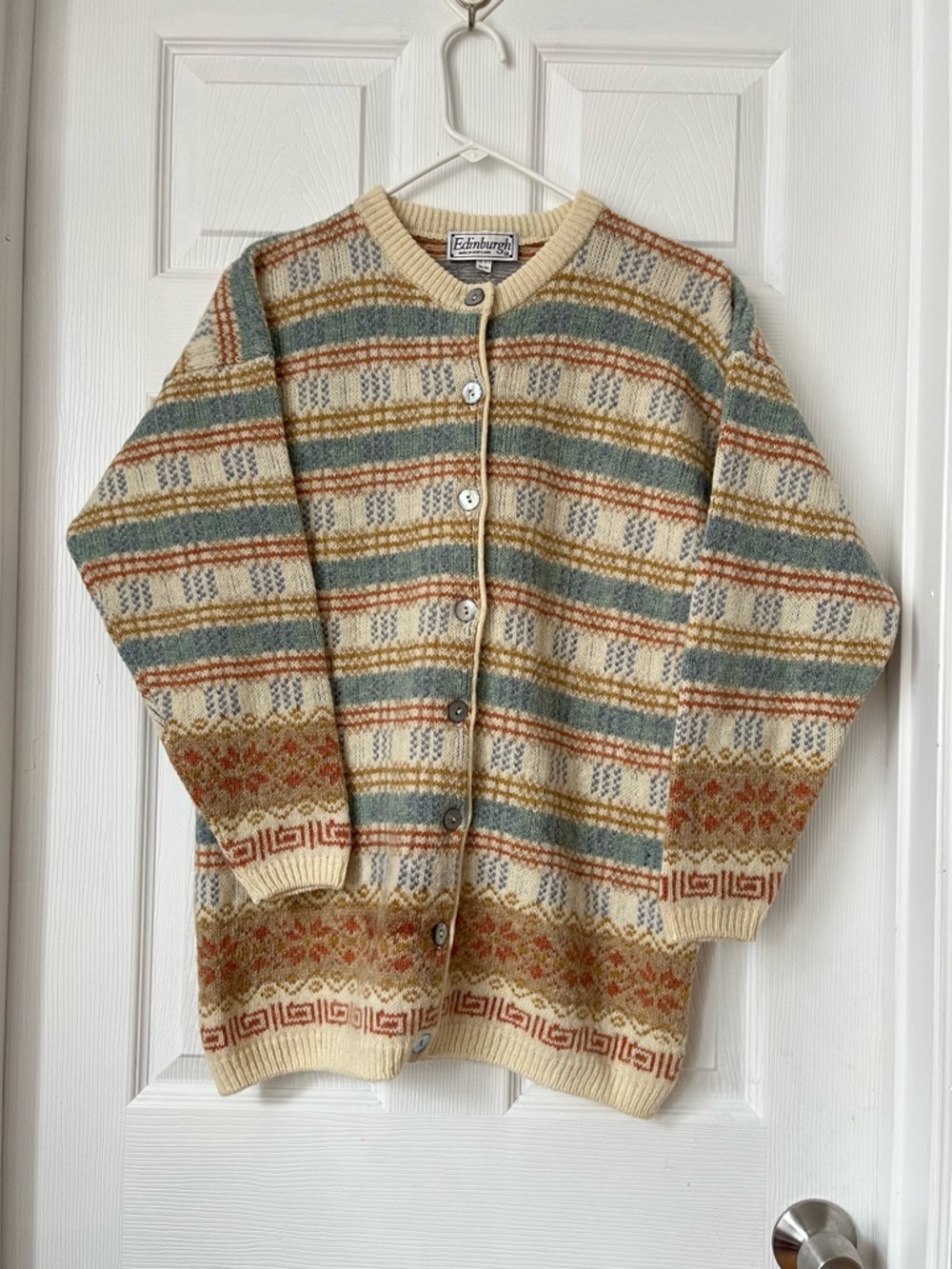 Edinburgh Lambswool Cream Multicolor Fair Isle Cardigan Medium